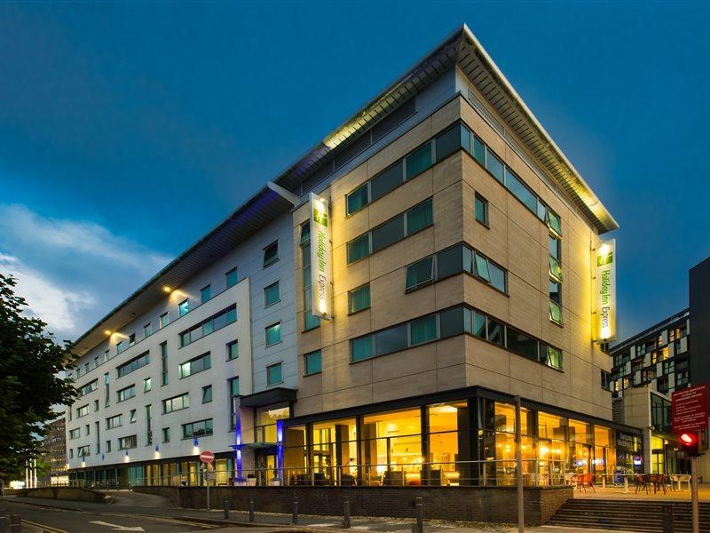 Holiday Inn Express Leeds City Centre - Armouries By Ihg Exterior foto