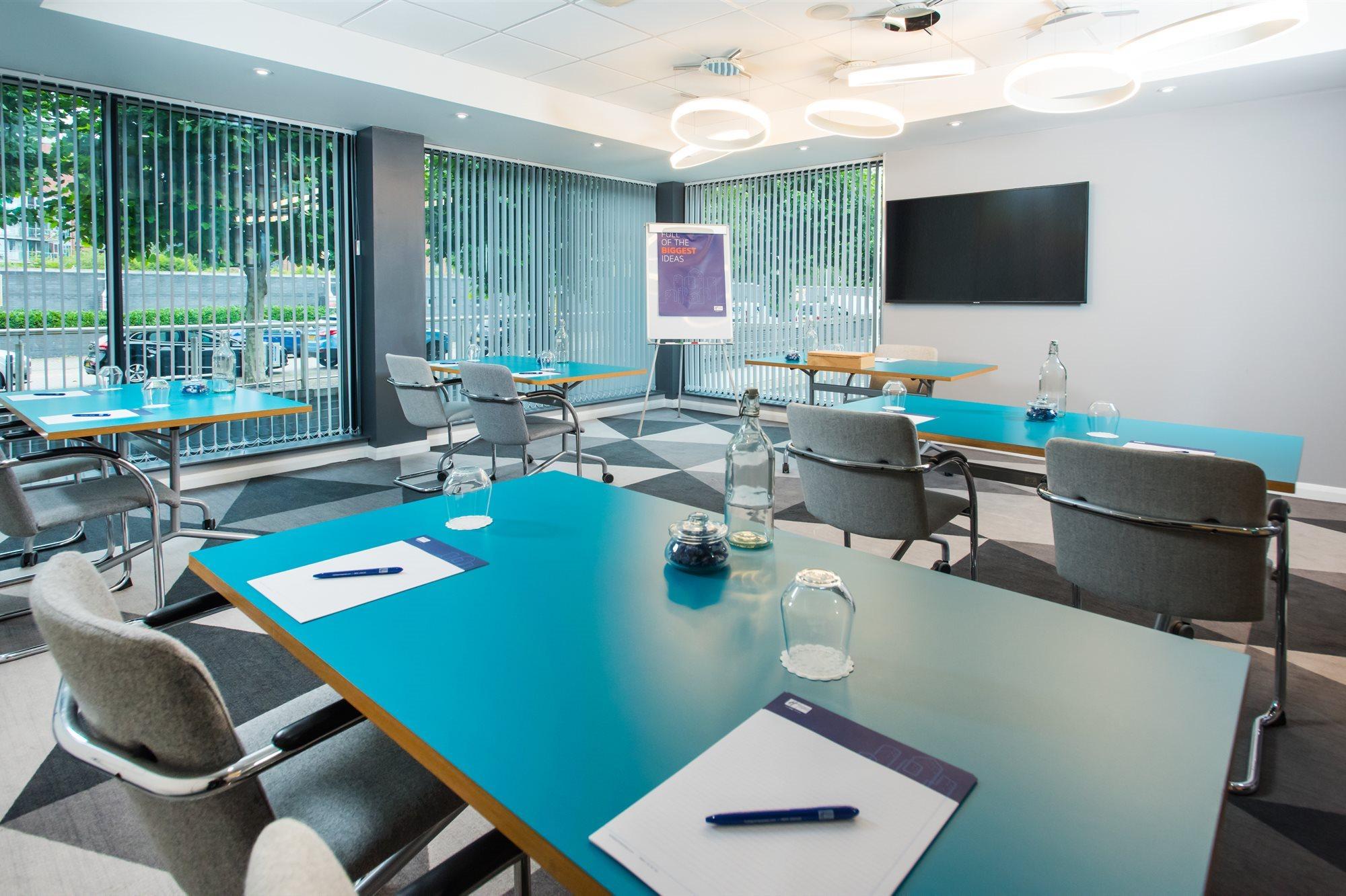 Holiday Inn Express Leeds City Centre - Armouries By Ihg Exterior foto